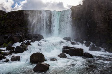Invellir Ulusal Parkı - İzlanda 'da iki kıta arasında yürüdüğünüz, dünyayı, şelaleyi ve nehri dolaştığınız yer 