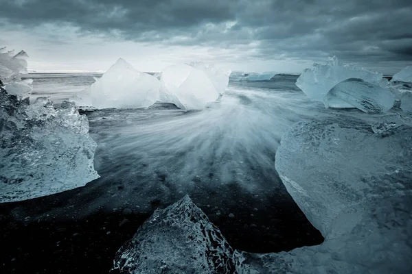 冰川融化 全球暖化 环境污染 全球暖化影响概念 改变气候观念气候危机与崩溃气候紧急事件 — 图库照片