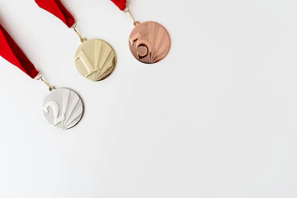 Médailles Argent Bronze Avec Des Numéros Sur Fond Blanc Isolé — Photo