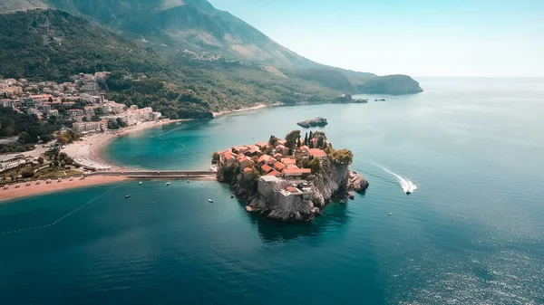  güzel deniz manzarası ve kırsal alan, yaz seyahati ve yeni yerler keşfetmek, güneşli hava, tatil ve dinlenme zamanı, Karadağ