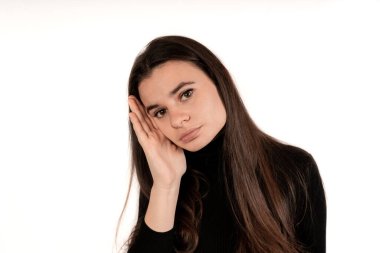 İşaret dilinde jest lütfen, İşaret Dili jestler, yüz ifadeleri ve vücut dili kullanarak iletişim kurmanın görsel bir yoludur. İşaret Dili çoğunlukla sağır insanlar tarafından kullanılır.