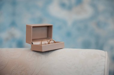 Evlilik yüzükleri, aşkın sembolü.