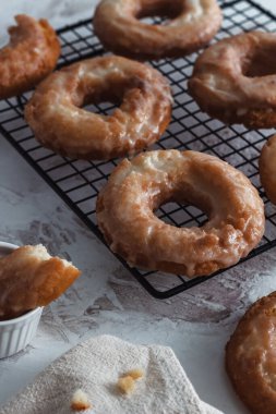 Tatlı tatlı eski moda donutlar