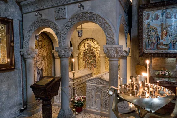 Gürcistan 'da Tiflis yakınlarında ünlü Mtscheta Katedrali.
