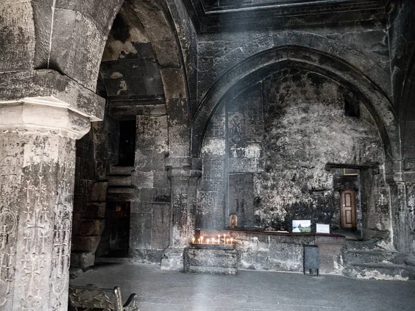 ヘイラバンク修道院はアルメニアの七つの湖で素晴らしい場所です — ストック写真