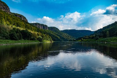 Decin yakınlarındaki kuzey Czech sınırında labe nehri.
