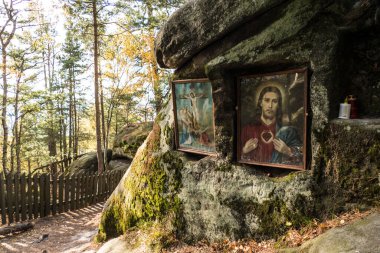 Avrupa 'nın kuzey bohemyasında, ardspach' ta çok güzel kaya kumtaşı oluşumları