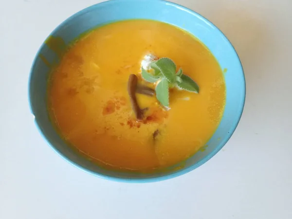 Порційна Миска Свіжого Гарбузового Супу — стокове фото