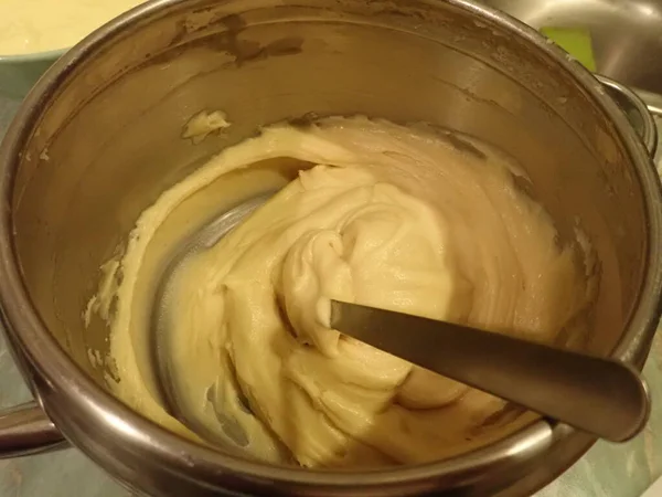 Preparação Caseira Tradicional Checa Profiterole Vetrnik Vith Caramelo — Fotografia de Stock