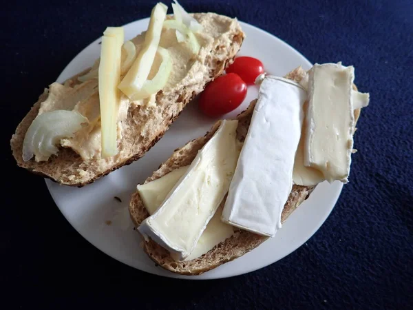 Portion Bread Cheese Snack Plate — Stock Photo, Image