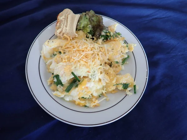 Scrabbled Eggs Vegetales Served Plate Breakfast — ストック写真