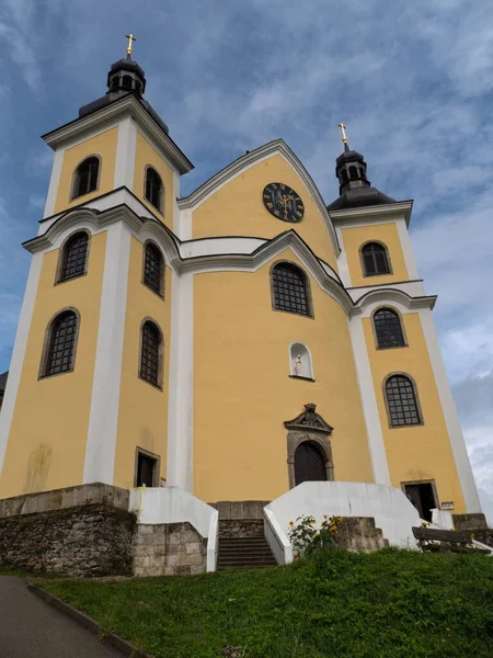Egy Hagyományos Cseh Keresztény Templom Vidéken — Stock Fotó