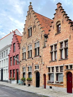 Bruges, Belçika. Belçika 'nın tarihi Brugge şehir merkezinin klasik manzarası. Bruges şehrinin manzarası.