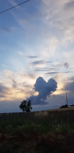 Enorme Nube Forma Corazón — Foto de Stock