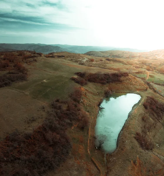 Göllü dağların güzel manzarası