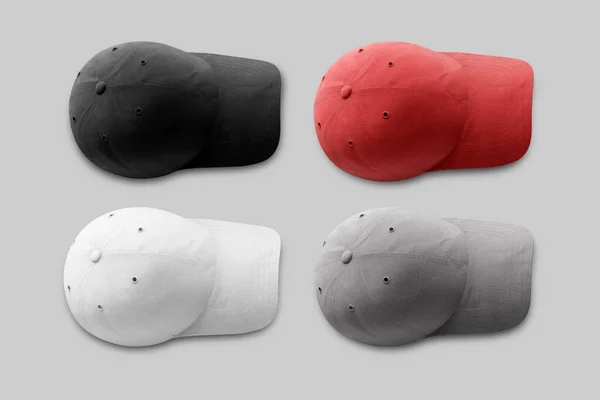 Gorra Béisbol Presentada Cuatro Colores Brillantes Diferentes Falsa Aislada Sobre —  Fotos de Stock