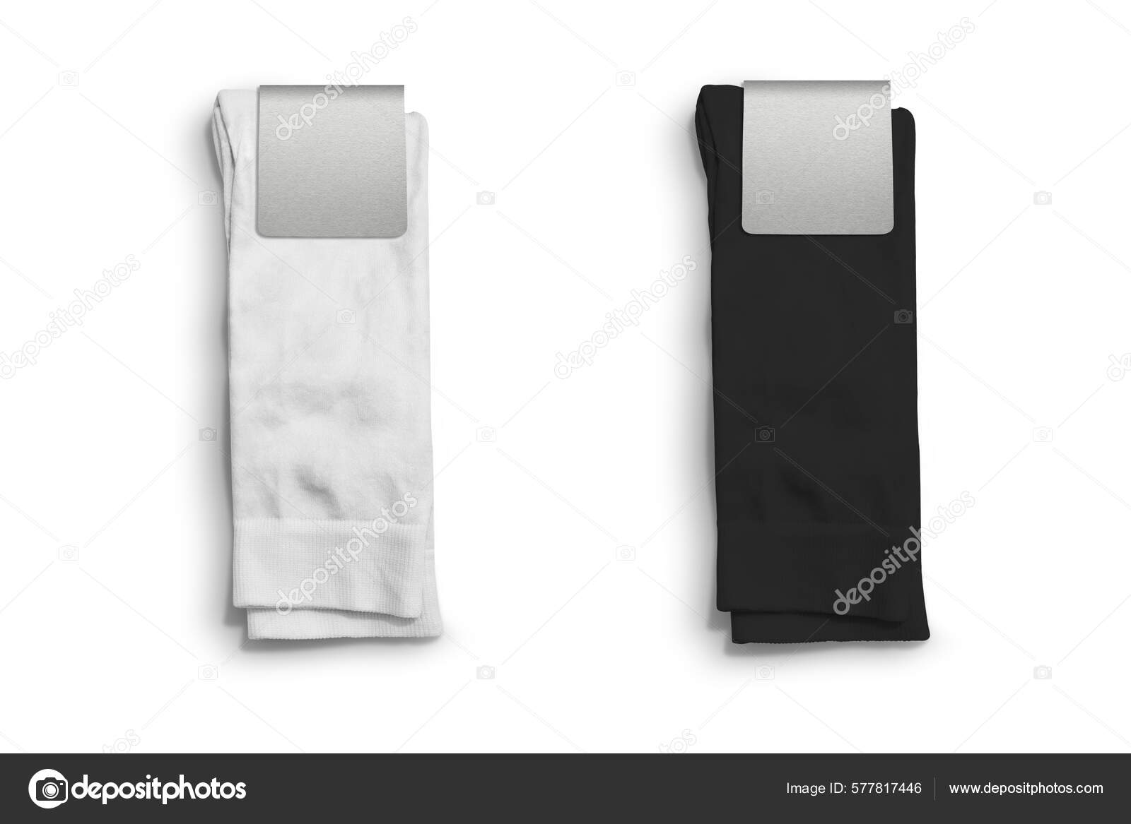 Calcetines de rayas blancas y negras aislado sobre fondo blanco.