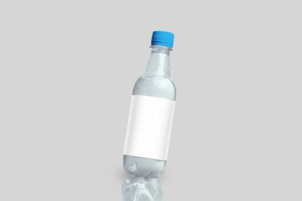 Botol Plastik Mockup Air Minum Diisolasi Pada Latar Belakang Abu — Stok Foto