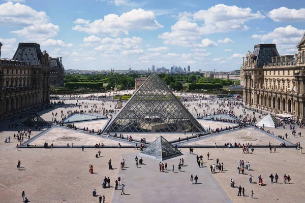 Paris Teki Louvre Müzesi Piramidi Grand Louvre Dünyanın Büyük Müzelerinden — Stok fotoğraf