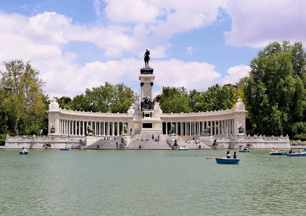 Madrid Spain May 2018 Picture Retiro Lake Monument Alfonso Xii — Zdjęcie stockowe