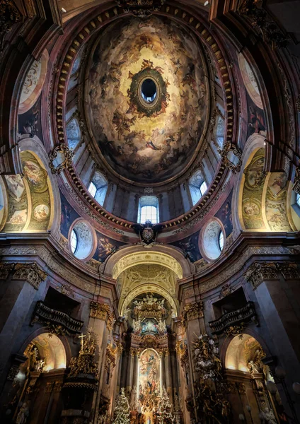 Вена Австрия Декабрь 2019 Прекрасный Купол Церкви Петра Петерскирче Барочная — стоковое фото
