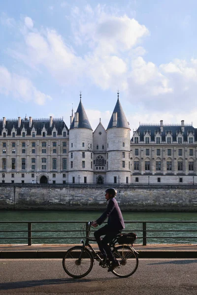 Paris France May 2022 Man Riding Bicycle Banks Seine River — Stock Photo, Image