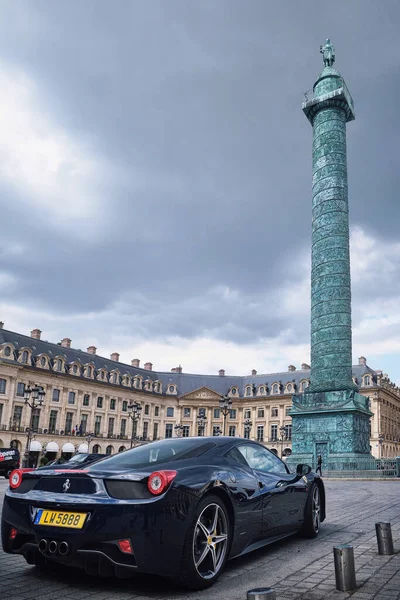 Париж Франція Травень 2022 Колона Вендоме Спортивним Автомобілем Фераррі Люксуровій — стокове фото