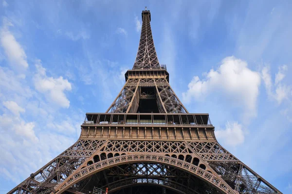 Paris France May 2022 Eiffel Tower Iconic Paris Landmark Setting — Zdjęcie stockowe