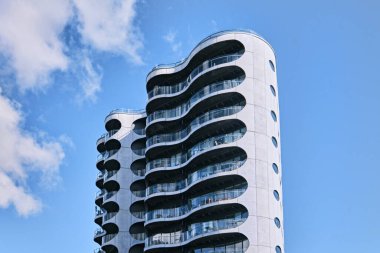 Kopenhag, Danimarka - Eylül 2022: Gelecekteki Sistemler tarafından tasarlanan Metropolis konut binasının mimarisi, Kasper Danielsen Arkitekter 2007 yılında Sluseholmen