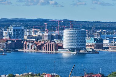 Kopenhag, Danimarka - Eylül 2022: Cobe, Residence Inn Nordhavn projesi tarafından tasarlanan Redmolen 'in Yuvarlak şekilli blok ucu