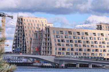 Kopenhag, Danimarka - Eylül 2022: Kopenhag 'daki Paper Island' da Cobe tarafından tasarlanan yeni apartman ve ofis
