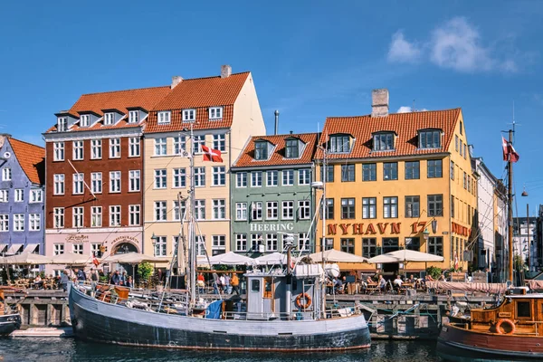 Copenhague Dinamarca Sept 2022 Colorida Arquitectura Tradicional Casa Barcos Terraplén — Foto de Stock