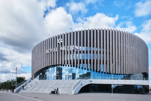 Kopenhag, Danimarka - Eylül 2022: Kraliyet Arena, buz hokeyi, Orestad 'daki spor stadyumu ve conecert Hall 3XN ve HKS tarafından tasarlanmıştır.