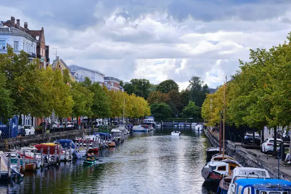 Copenhagen Denmark Sept 2022 Historical Canal Waterfront House Tree Rows — стокове фото