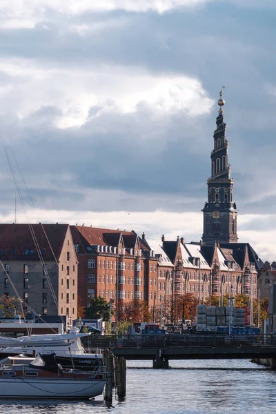 Copenaghen Danimarca Settembre 2022 Vista Sul Canale Della Città Fiancheggiato — Foto Stock