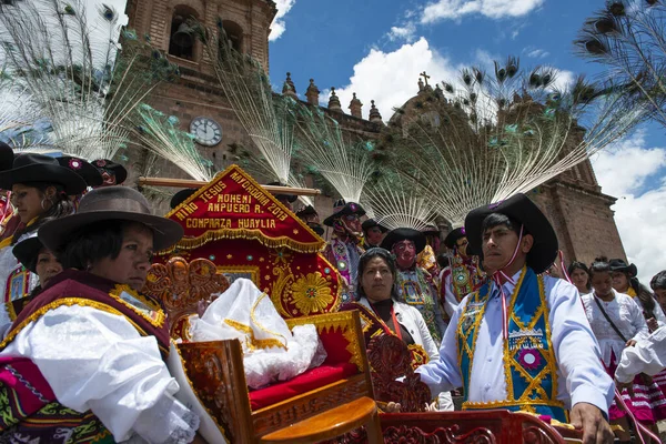 Cuzco Perú Diciembre 2013 Grupo Personas Vistiendo Ropas Máscaras Tradicionales —  Fotos de Stock