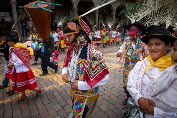 Cuzco Περού Δεκεμβρίου 2013 Μια Ομάδα Ανθρώπων Που Φορούν Παραδοσιακά Φωτογραφία Αρχείου
