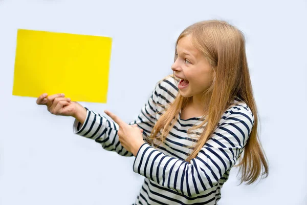 Enthusiastic Teenage Girl Points Blank Form Isolate Gray Background — Stock Photo, Image