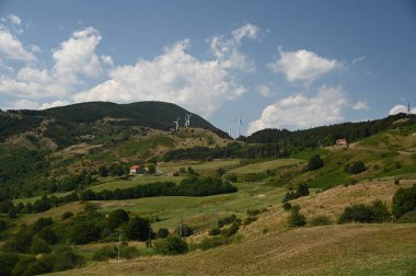 Varese Ligure Belediyesinde, Yüzlerce Haç Geçidi 'nin Rocky manzarası