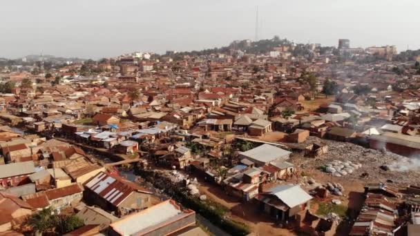 Drone Shot Slums Uganda Going Backwards High Quality Footage — Stock Video