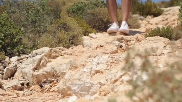 Womans Tanned Legs White Sneakers Step Rocky Yellow Descent — Video