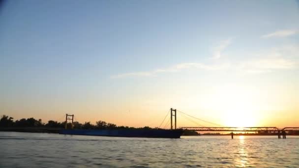 Pov Boat Moving River Sunset Strip Bridge Ukraine High Quality — стоковое видео