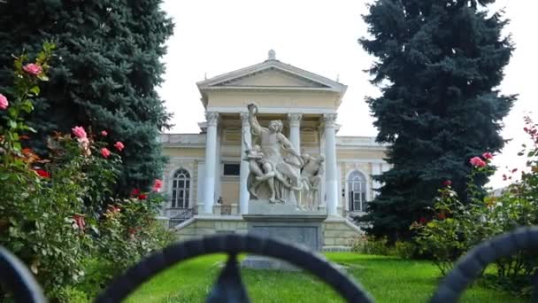 Witte Oude Beeld Van Griekse Figuur Historisch Monument Kherson Oekraïne — Stockvideo