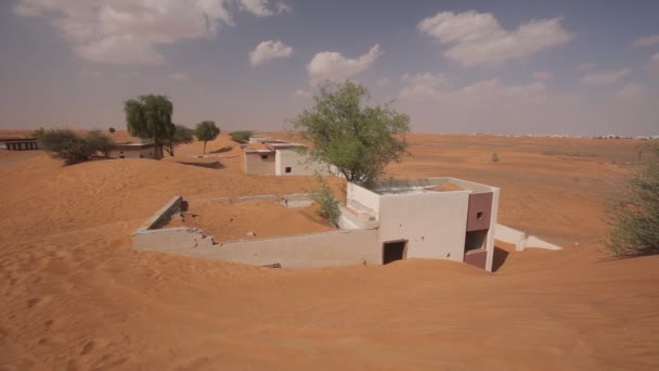 Aerial Shot Madam Buried Village Ghost Town Abandoned Buildings Sand — Stock videók