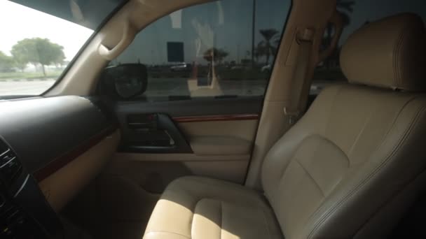 Δερμάτινο Εσωτερικό Toyota Λεπτομέρειες Αυτοκινήτου Τιμόνι Μπροστινά Καθίσματα Τόνωση — Αρχείο Βίντεο