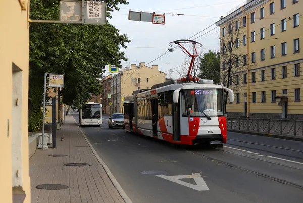 Tram Stop Met Tram Een Grote Stad — Stockfoto