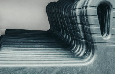 Siyah bir inşaat plastik macun bıçağının fotoğrafı..