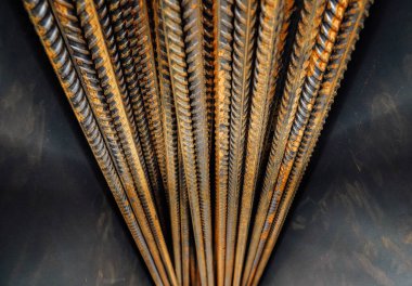 Paslı demir çubukların fotoğrafı..