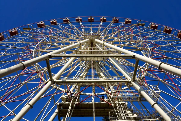 Photo Ferris Wheel Park City Background Blue Clear Sky — Stock Photo, Image