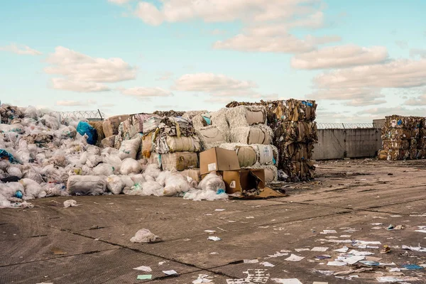 Foto Van Een Grote Hoeveelheid Afval Rommel Vuilnisbelt Straat Onder Stockfoto